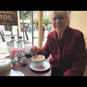 Meet your Posher, Linda